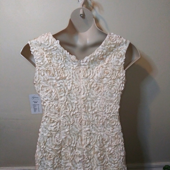 Frank Lyman Ivory 3-Dimensional Rose Petal Design Special Occasion Sheath Dress - Picture 7 of 14